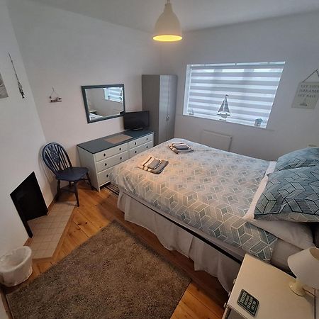 By The Sea, Home From Home Sleeps 6 Milford on Sea Luaran gambar